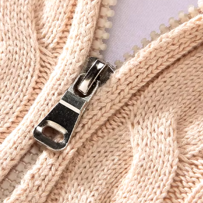 Strickpullover mit Zopfmuster und Reißverschluss-Kragen